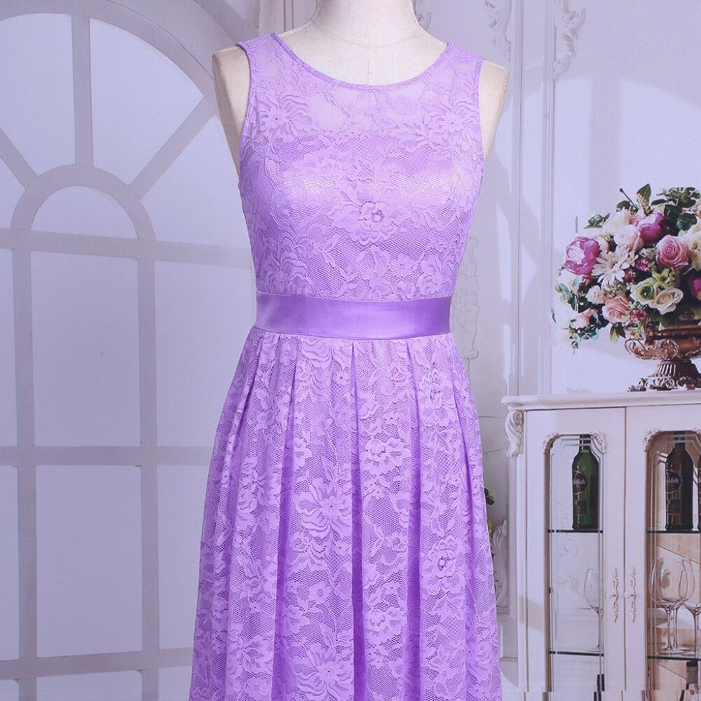 LAVENDER SLEEVELESS KNEE LENGTH LACE DRESS w/ BUILT IN BRA
